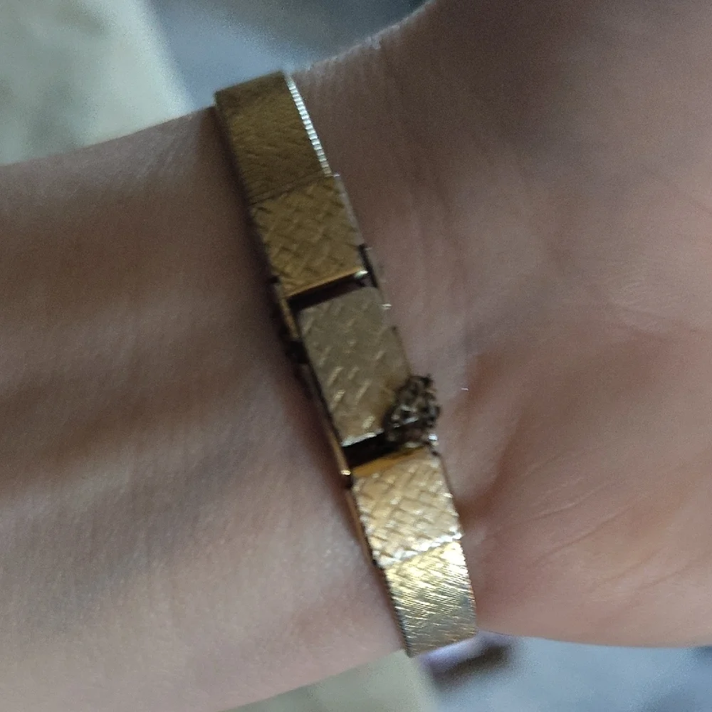 Seiko Dual Gold and Black Watch Pair - Picture 6 of 6